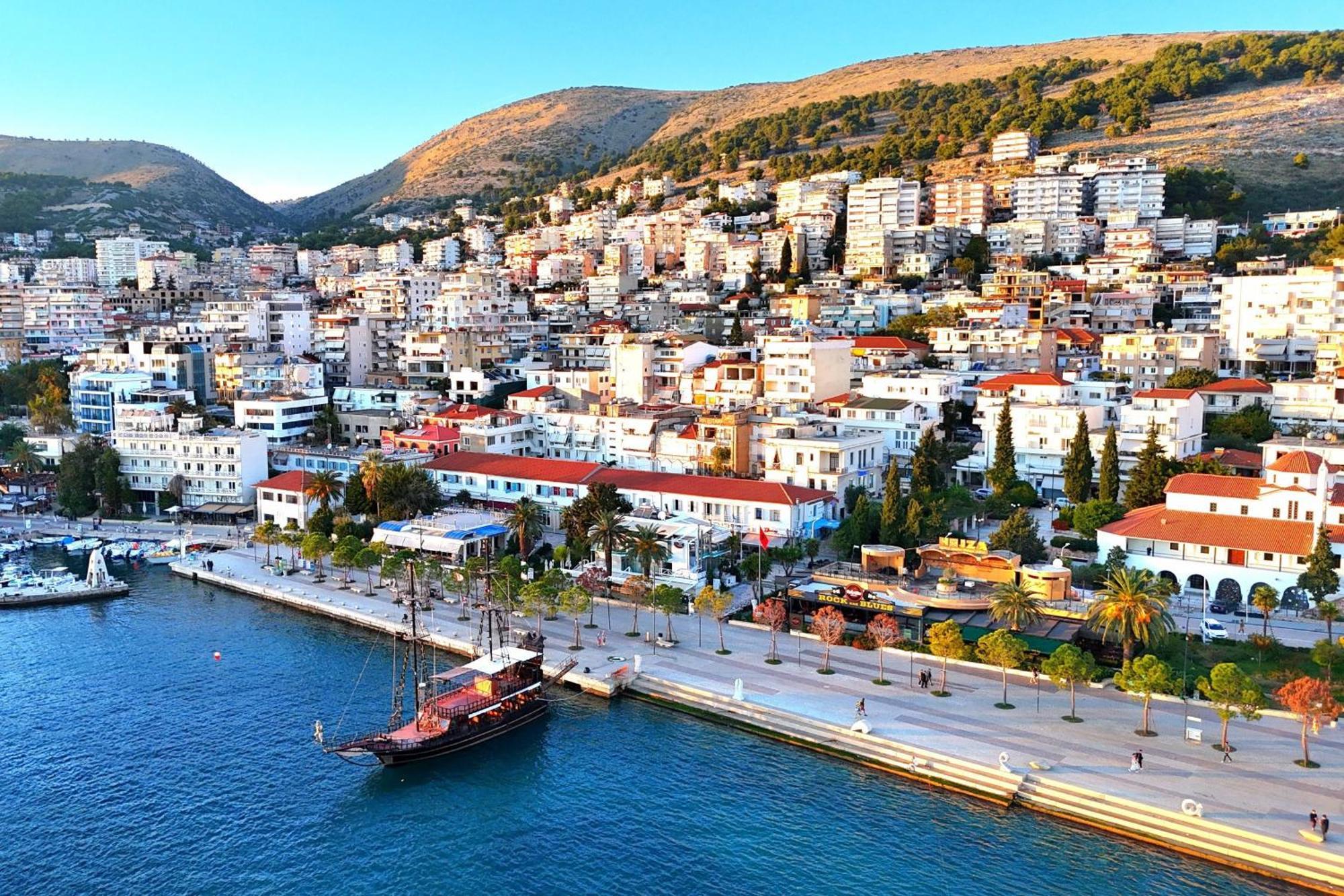 Apartmán Sunset Penthouse Sarandë Exteriér fotografie